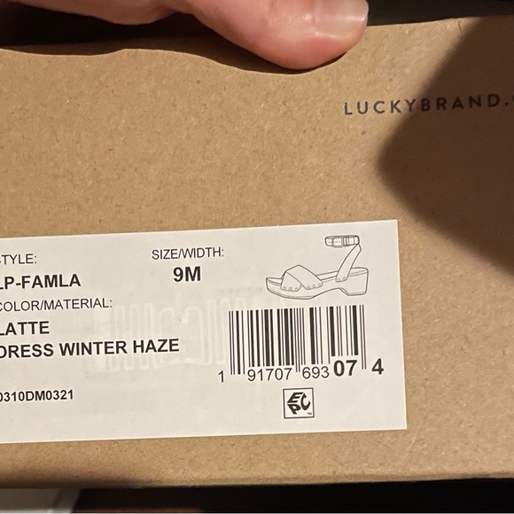 ⭐️SALE⭐️Lucky Brand Sandals - Picture 8 of 9